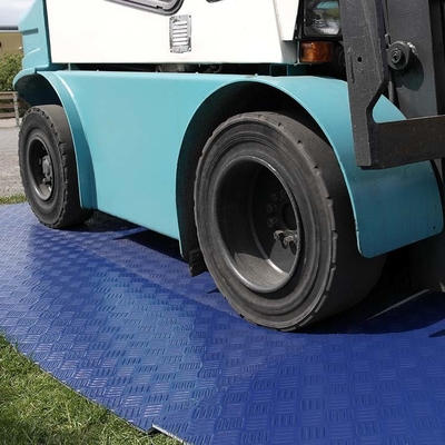 2×8ftの一時的で青いHDPEの頑丈な道のマットのためのプラスチック沼地の装備のマット