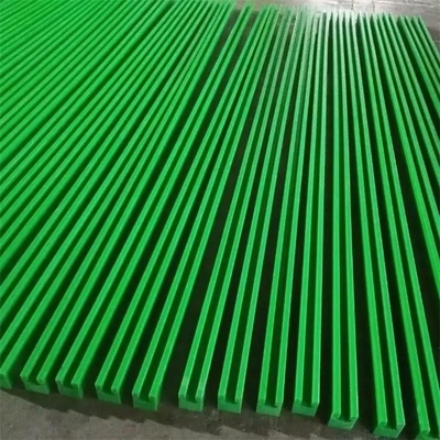ポリエチレンのコンベヤーの鎖は耐久力のあるUHMWPEの線形ガイド・レールを導く