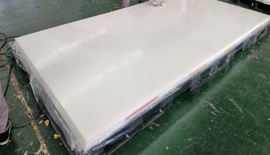 中国 滑らかな表面 維持が簡単 Uhmwpe 合成裏庭のアイスリンクシステム