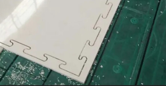 エクストリーム・グライド 合成アイススケート レーニングセンター用 スケートシート / プラスチック・アイスレス スケート